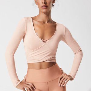 ALO Yoga Ameila Long Sleeve Crop - Nectar …